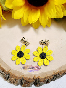 1.5 inch Pair of Daisy Embossing Dangle Earring Steel Rule Die