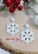 Load image into Gallery viewer, Pair of Embossed Classic Snowflake Earrings Steel Rule Die